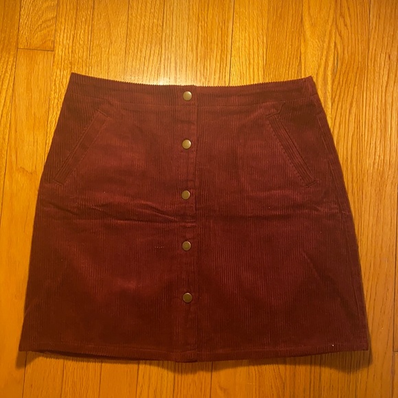 Francesca's Collections Dresses & Skirts - francescas mini maroon button up skirt